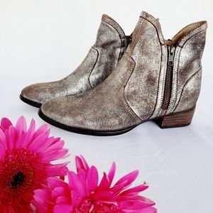 Seychelles Low-Cut Ankle Booties